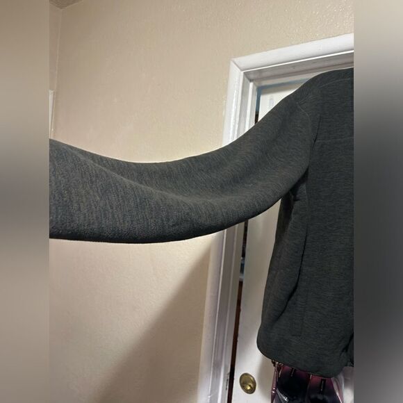 32 Heat EUC Zip-up sweater - Picture 6 of 8